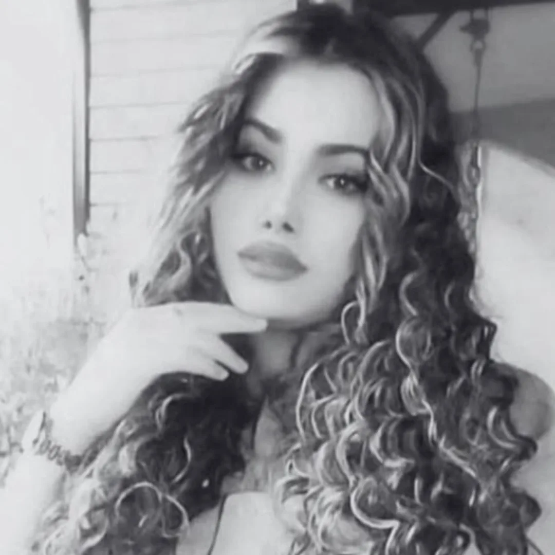 آنیسا هوشنگی کشکولی