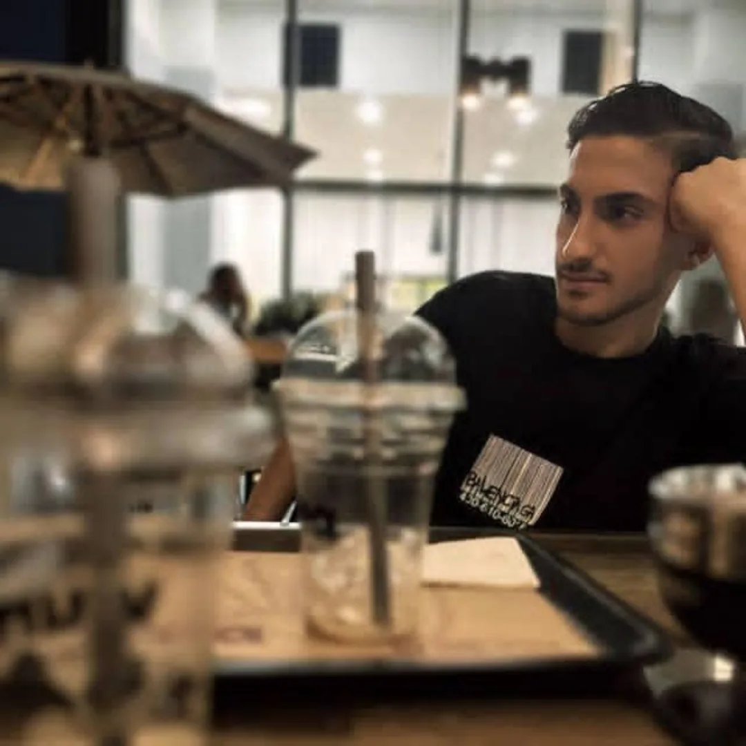 پویا درخشان